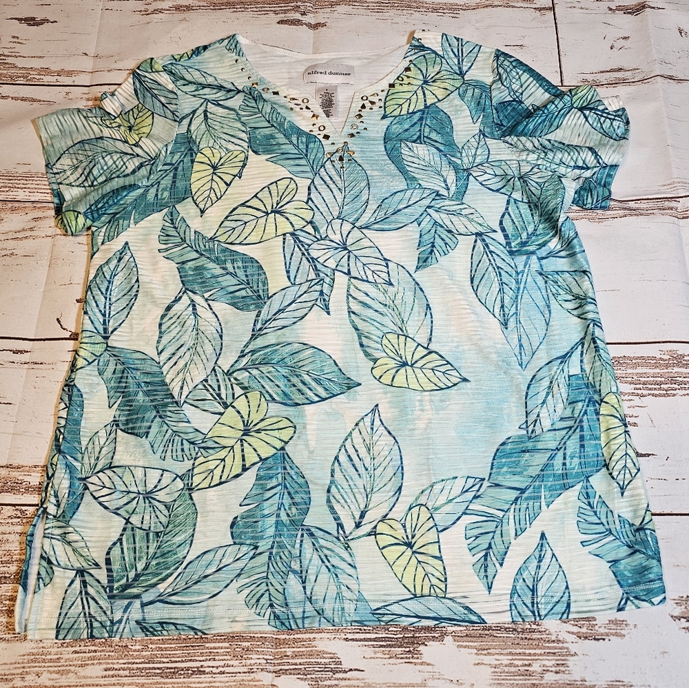 Women's Alfred Dunner Tropical Leaf Top Size Small
